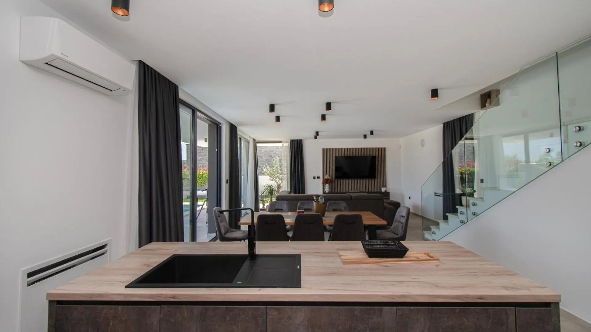 Villa Infinity Gem In Medulin, Istria