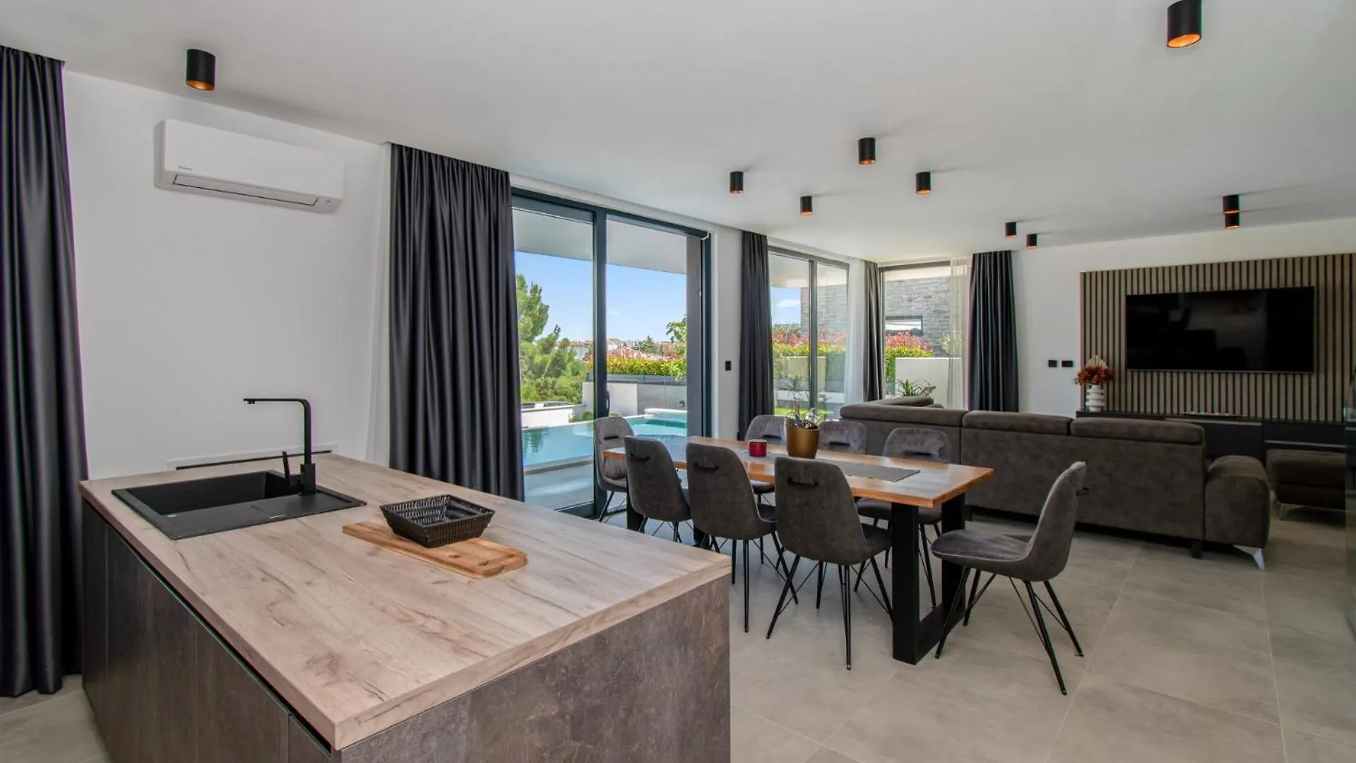 Villa Infinity Gem In Medulin, Istria