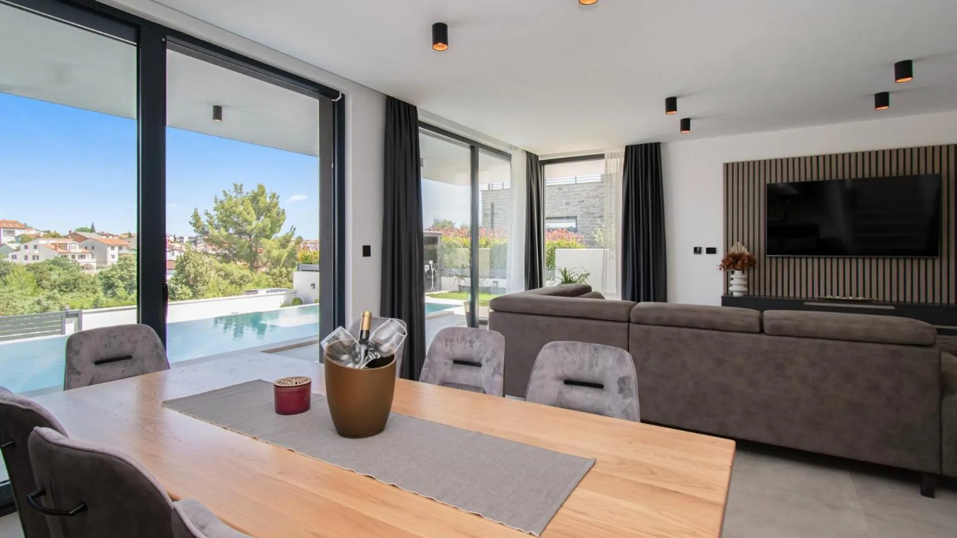 Villa Infinity Gem In Medulin, Istria Medulin