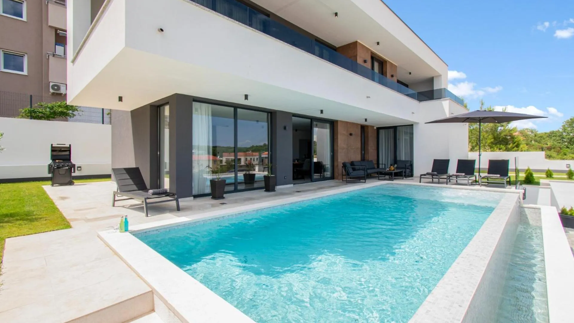 Villa Infinity Gem In Medulin, Istria